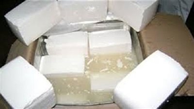 ضبط 8 أطنان جبن مجهولة المصدر داخل مصنع بالهرم 