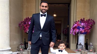 المحمدي يتجاهل مصيره في الدوري الإنجليزي.. وينشر صورة مع ابنه