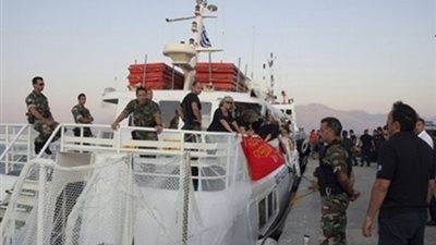 حرس السواحل اليونانية تعثر على شحنة من الاسلحة داخل سفينة بضائع بالقرب من جزيرة كريت