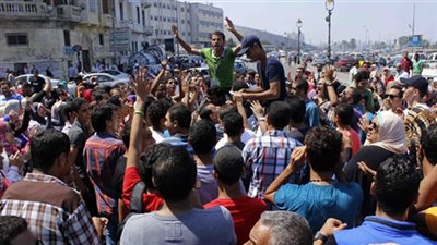 طلاب الثانوية العامة يتظاهرون للتضامن مع 