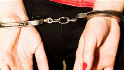 ضبط ربة منزل تبيع طوابع البريد دون ترخيص بالمنيا