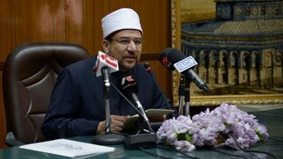 وزير الأوقاف يحيل إمام مسجد 