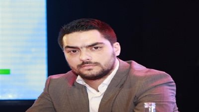 حسن الشافعي ينعي شهداء الجيش الإماراتي في اليمن 