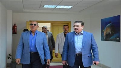 وزير النقل يصل الغردقة لتفقد خطة تطوير الطرق