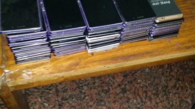 إحباط تهريب 80 محمولًا داخل بطانيتين بمطار القاهرة