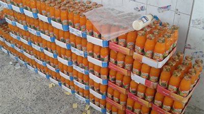 مصادرة 2357 عبوة عصائر وأغذية منتهية الصلاحية بالغربية