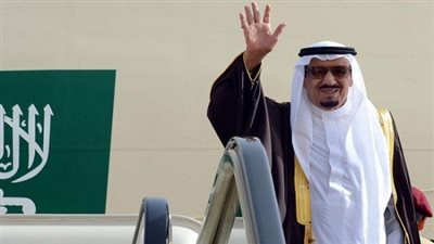 خادم الحرمين يصل إلى طنجة بالمغرب