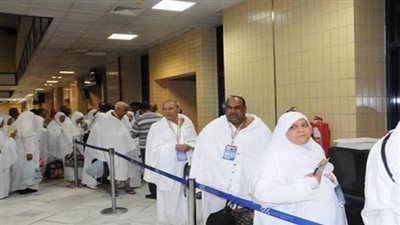 810 حجاج فلسطينيين يغادرون القاهرة إلى الأراضي المقدسة  