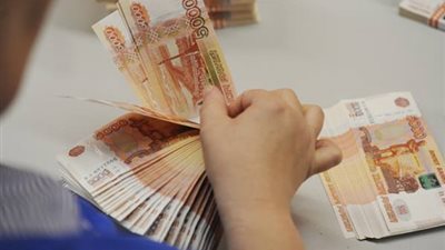 فوائد تعود على مصر من التحول إلى الروبل الروسي