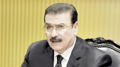 رئيس هيئة السكك الحديدية يزور مصنع 