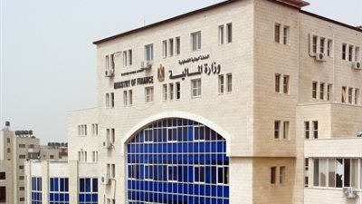 في غزة.. المرتب علي أجزاء