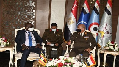 وزير الدفاع والإنتاج الحربى يلتقي بعدد من قادة الوفود العسكرية على هامش فعاليات 