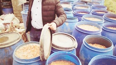 ضبط 75 طن مخللات غير صالحة للاستهلاك الآدمي