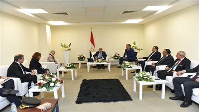 بحث أوجه التعاون المشترك بين 