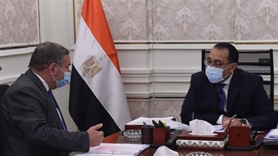 رئيس الوزراء يلتقى وزير قطاع الأعمال لمتابعة جهود تطوير صناعة الغزل