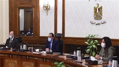 رئيس الوزراء: الدولة لن تسمح بحدوث أى مخالفات بناء فى مناطق القاهرة التاريخية