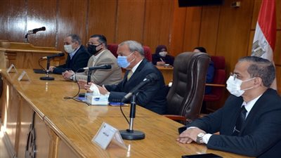 محافظ القليوبية يترأس اجتماع مجلس الصحة الإقليمي لمناقشة مشكلات منظومة الصحة بالمحافظة 