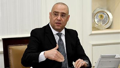 وزير الإسكان: الانتهاء من تغطية الصرف الصحى فى الصعيد بنسبة 100 % خلال عامين