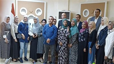 القنصل العام في بورسودان يستقبل مجموعة من الطالبات المصريات