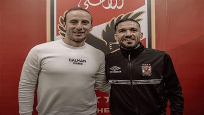 الأهلى يحتفل بالتجديد رسميا للنجم التونسى على معلول حتى 2024