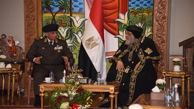 وزير الدفاع يهنئ البابا تواضروس الثانى بمناسبة عيد الميلاد المجيد