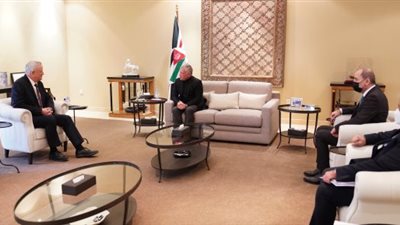 العاهل الأدرنى يؤكد لوزير دفاع إسرائيل ضرورة تحقيق السلام