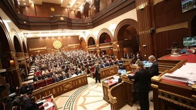 مجلس الشيوخ يقر عدم جواز تشغيل العامل أكثر من 8 ساعات يوميا 