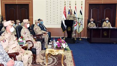 وزير الدفاع يشهد المرحلة الرئيسية لمشروع مراكز القيادة التعبوى 