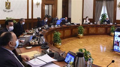 رئيس الوزراء: لا دخول للمنشآت الحكومية لغير الملقحين