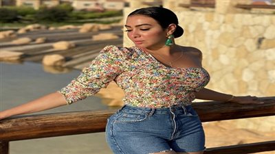 ميرهان حسين تحتفل بعيد ميلاد نبيلة عبيد 