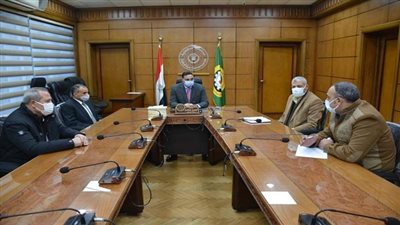 محافظ الدقهلية يلتقي مع ممثلي هيئة الدواء المصرية لاستعراض ومناقشة سبل التعاون علي سوق الدواء