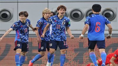 اليابان تفوز على الصين بثنائية وتواصل مطاردة السعودية