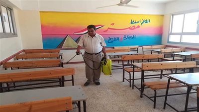 تعقيم لجان الشهادة الإعدادية بالسويس قبل إنطلاق العملية الإمتحانية