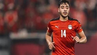 متى يعود أكرم توفيق إلى مصر؟