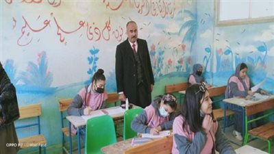 مدير تعليم السويس يتفقد لجان إمتحانات الإعدادية