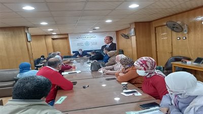 صحة السويس تجتمع بفريق الغرفة المركزية لمواجهة وباء كورونا