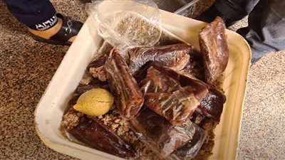 بالفيديو.. غلق وتشميع مطعم مأكولات سورية شهير بعد ضبط لحوم فاسدة