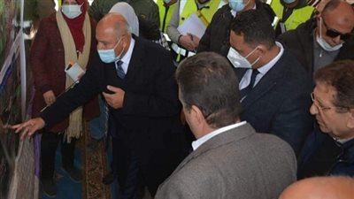 بالصور.. وزير النقل ومحافظ الدقهلية يتابع أعمال إنشاء محور طولي مروري