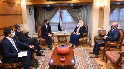 وزيرة التضامن تبحث مع وفد الصليب الأحمر سبل تعزيز الشراكة