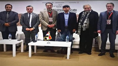 فى معرض القاهرة الدولى للكتاب الخريجين يحتفلون بـ 200 عام على ميلاد دوستويفسكى