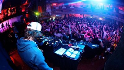 فرنسا تناقش إعادة فتح الملاهى الليلية