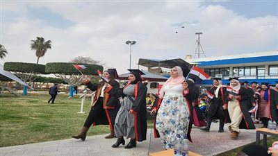  تصنيع السويس للبترول تكرم العاملين الذين بلغوا سن التقاعد بحضور نواب المحافظة