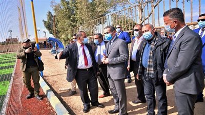 محافظ الغربية يتفقد نادي الشركة المالية بكفر الزيات