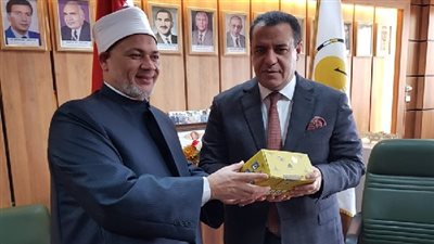وزارة الأوقاف المصرية تهدى جامعة أسيوط عدداً من الكتب الفكرية والدينية
