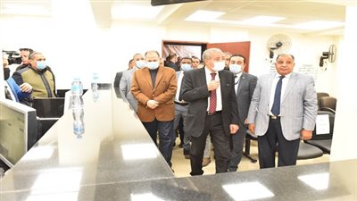 وزير التموين ومحافظ أسيوط يفتتحان مكتب تموين نموذجي مطور بحي غرب