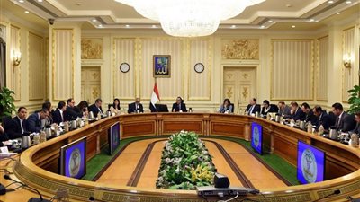 الحكومة تنفى تلاعب بعض محطات الوقود فى عدادات اللترات بقصد التربح