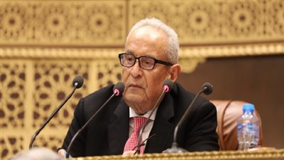 أبوشقة: قانون العمل يحقق التوازن فى العلاقة بين العمال وأصحاب الأعمال