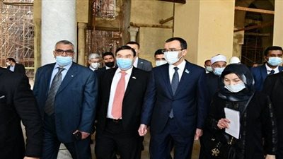 رئيس مجلس الشيوخ الكازاخستاني يزور مسجد الظاهر بيبرس بالقاهرة 