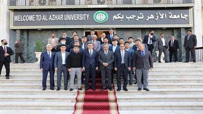 رئيس جامعة الأزهر يصطحب رئيس مجلس الشيوخ  الكازاخستاني في جولة تفقدية للحرم الجامعي 