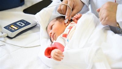 الصحة: فحص 2 مليون و650 ألف طفل ضمن مبادرة علاج ضعف وفقدان السمع